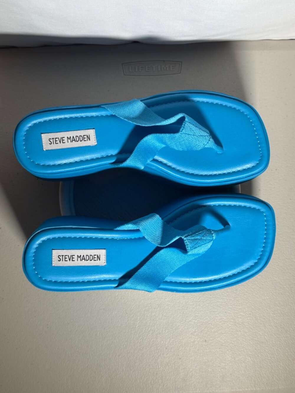 Steve Madden Gwen Flip Flops | Size 10 | Lt. Blue - Picture 4 of 5